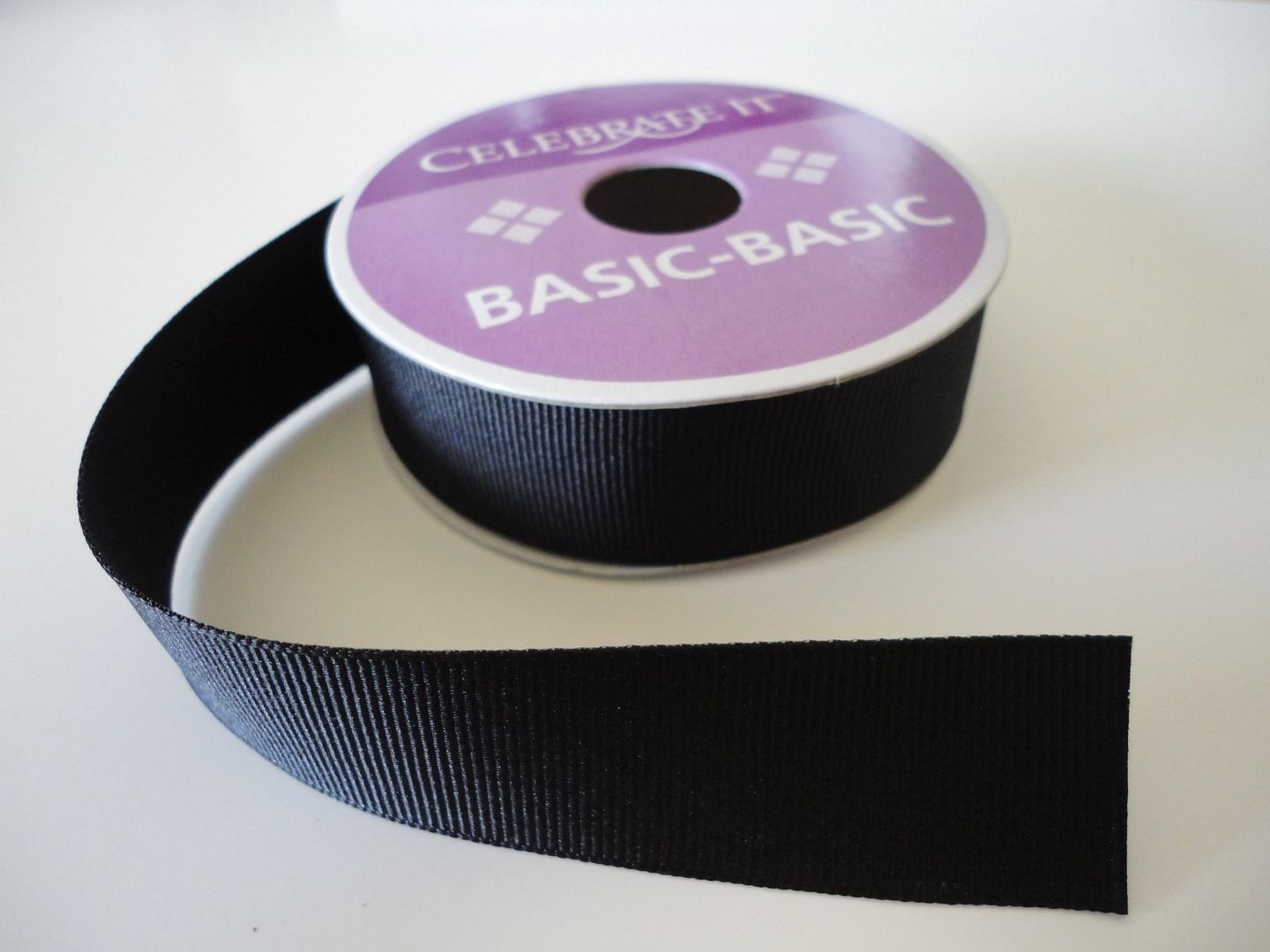 Kinzie's Kreations Infant Nylon Headbands {Tutorial}